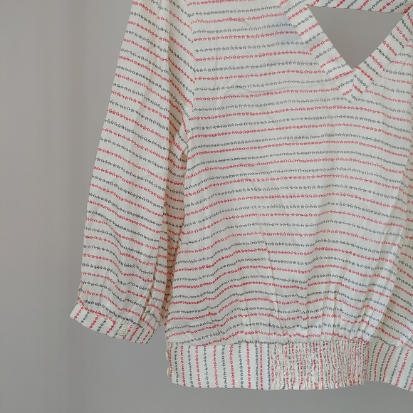 Anthropologie V-Neck Blouse Ivory Print Size 2 - Picture 10 of 16